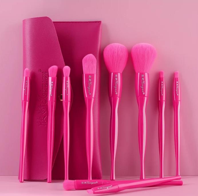 Neon Pink makeup brush set that comes with a carry case. These brushes are fluffy with a hourglass type of design. You have 10 brushes in the set, ranging from foundation brush, eyebrow brush, concealer brushes.