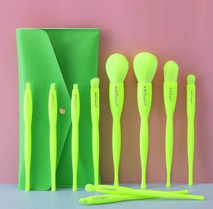 Neon Green makeup brush set that comes with a carry case. These brushes are fluffy with a hourglass type of design. You have 10 brushes in the set, ranging from foundation brush, eyebrow brush, concealer brushes.
